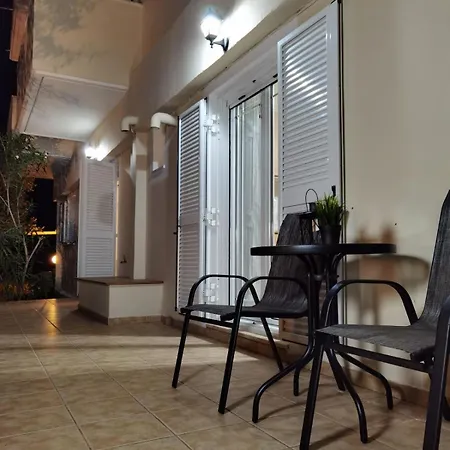 Olive Tree Apartments Lefkada City Room photo