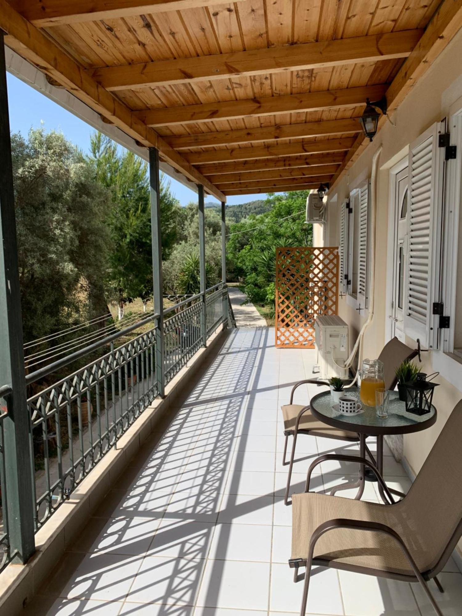 Olive Tree Apartment *